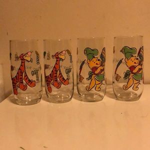 Winnie the Pooh & Tigger glasses. Set of 4 16oz